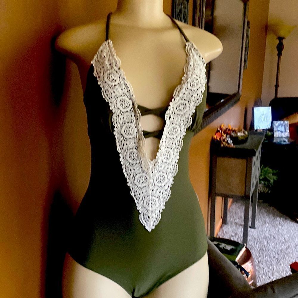 Cupshe Green Lace Trimmed one piece padded swimsuit swim